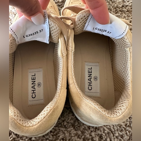 Authentic Chanel Sneakers in Suede Calfskin Beige - Picture 8 of 11